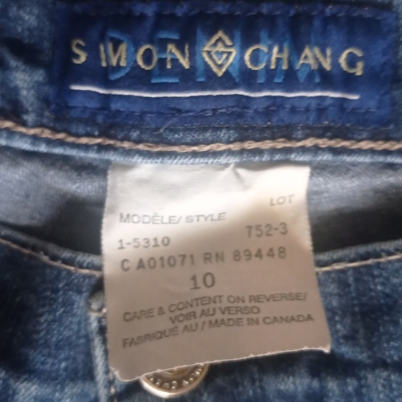 Blue Jeans - Picture 2 of 4